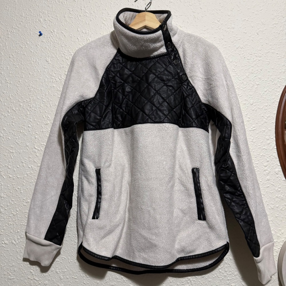 Abercrombie & Fitch women's XS Fleece Pullover‎ Snap Mock Neck Quilted Leather